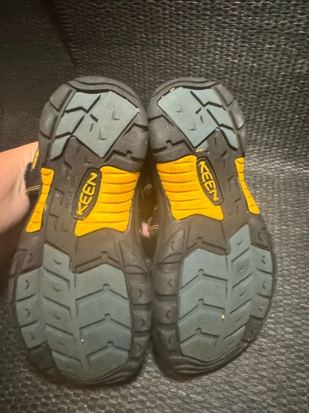 Keen sturdy closed